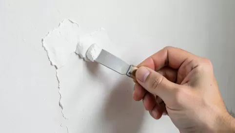 czym uzupełnić ubytki w ścianie